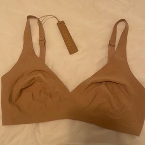 Skims bra size L color clay